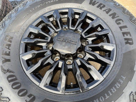 18" Chevy Silverado ALASKAN AT4X 2500 OEM 14031 wheels rims 2024 2025 2026 NEW Texas Truck Tire