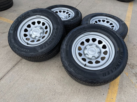 17" Chevy Colorado OEM wheels rims Silverado Suburban 8130 Canyon 2024 2025 NEW Texas Truck Tire