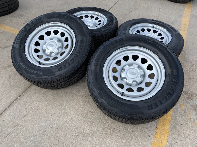 17" Chevy Colorado OEM wheels rims Silverado Suburban 8130 Canyon 2024 2025 NEW Texas Truck Tire