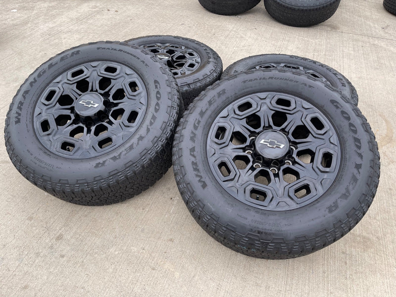 20" Chevy Silverado Trail Boss GMC AT4 2500 OEM 5946 wheels rims 2024 2025 2026 Texas Truck Tire