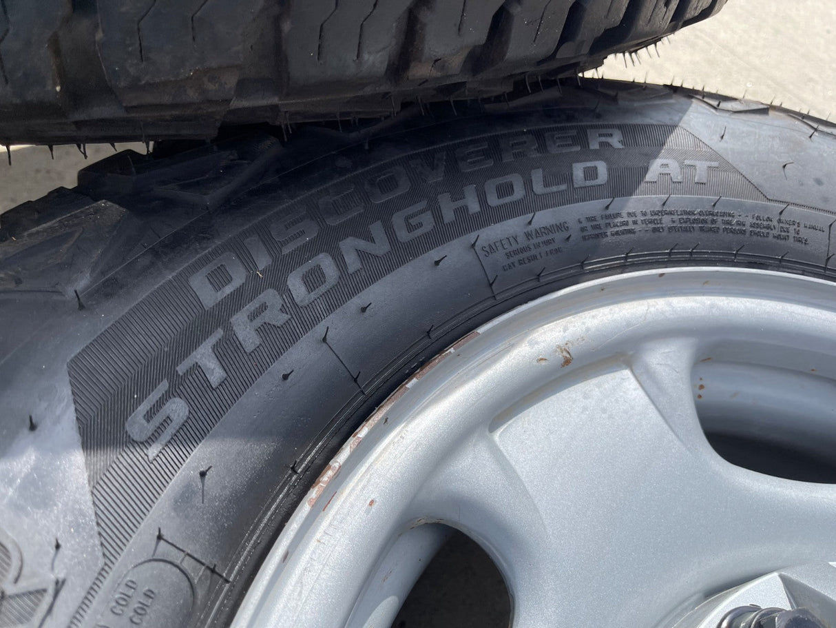 17" Chevy Silverado GMC Sierra 2500 OEM 8095 wheels rims COOPER DISCOVERER AT Texas Truck Tire
