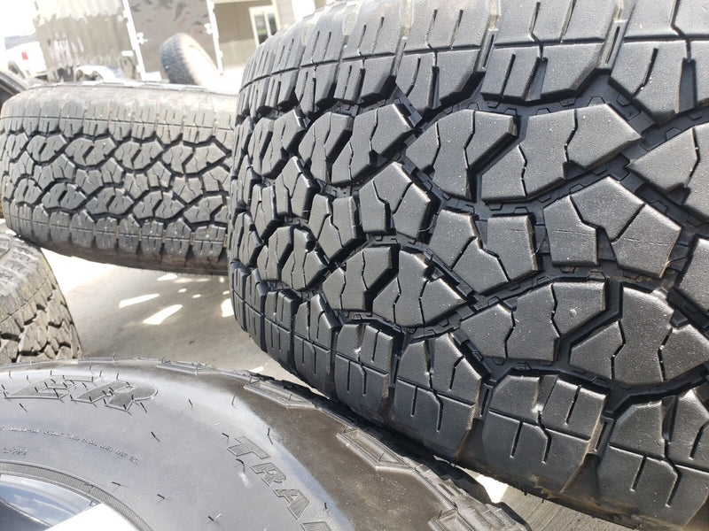 20" GMC Sierra 2500 3500 OEM wheels rims 5958 14138 Chevy Silverado tires Texas Truck Tire