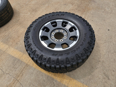 (1) 18" Ford F-250 F-350 OEM TREMOR 10482 rim wheel DURATRAC Spare Texas Truck Tire