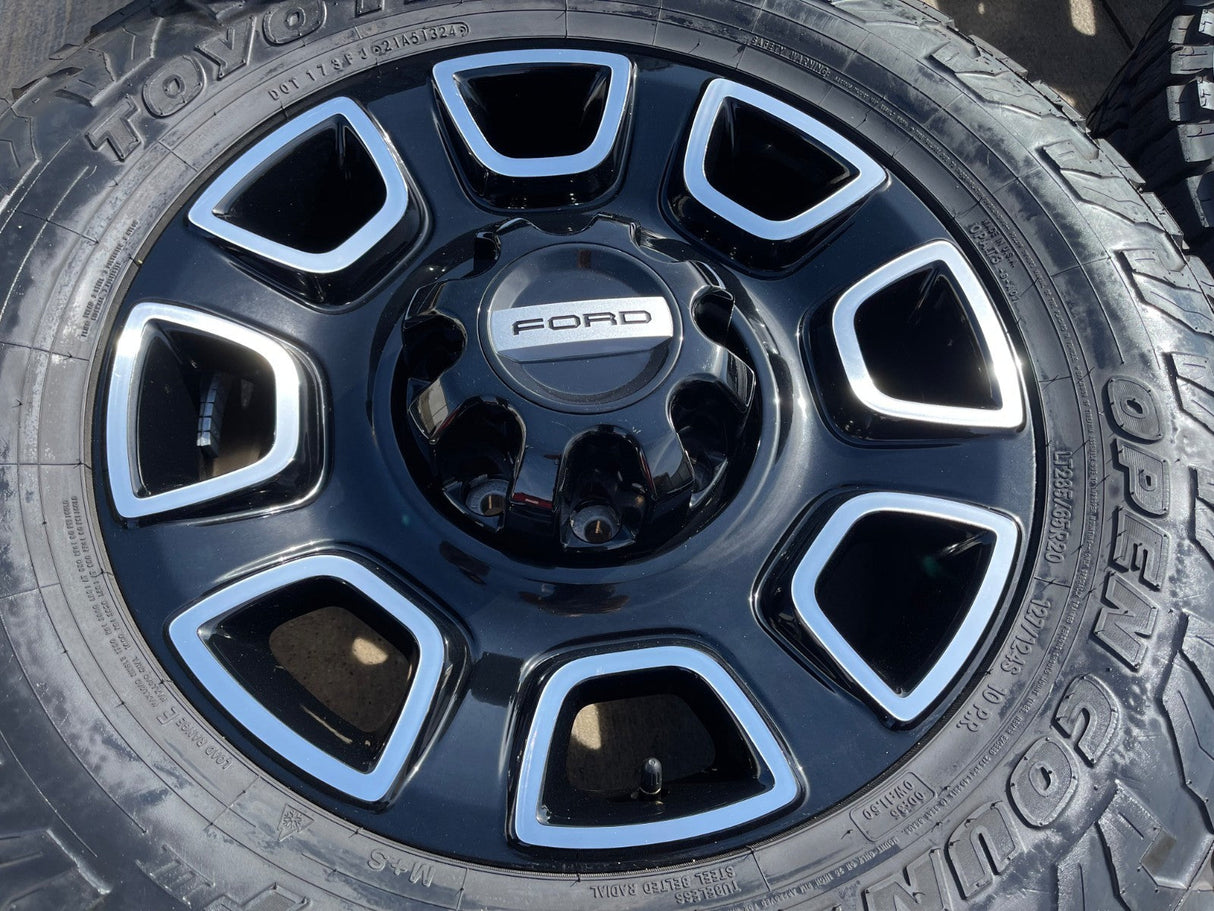 20" Ford F-250 F-350 OEM 10486 Lariat wheels rims 2024 2025 2026 TOYO 35" Texas Truck Tire