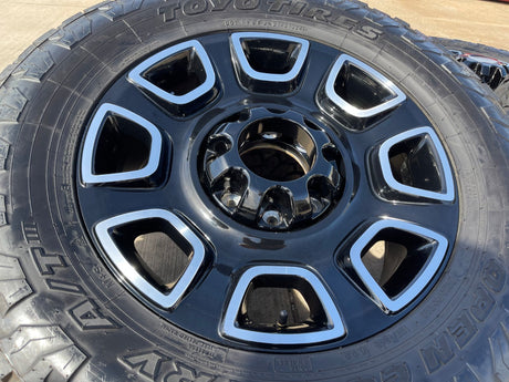 20" Ford F-250 F-350 OEM 10486 Lariat wheels rims 2024 2025 2026 TOYO 35" Texas Truck Tire