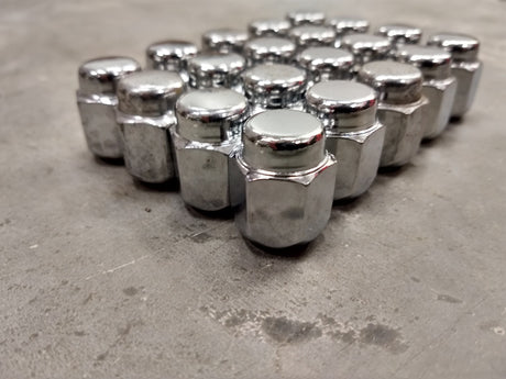 (20) OEM Toyota Tundra lug nuts polished 14x1.5 steel LX570 Sequoia Land Cruiser Texas Truck Tire