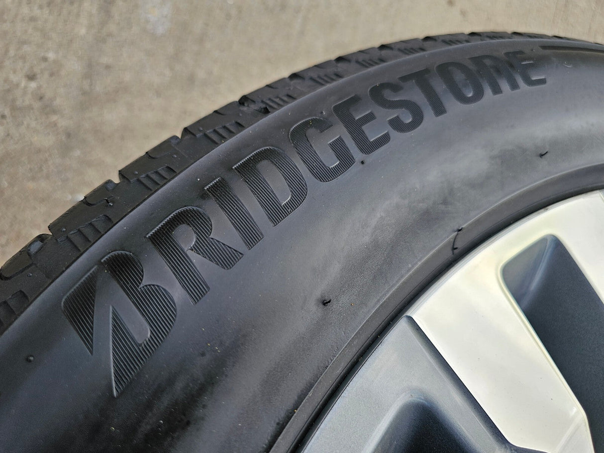 22" GMC Yukon DENALI OEM wheels rims 5822 tires Sierra Texas Truck Tire