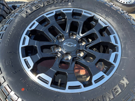 18" Chevy Silverado ZR2 Tahoe TRAIL BOSS Sierra OEM wheels rims tires 2026 NEW Texas Truck Tire