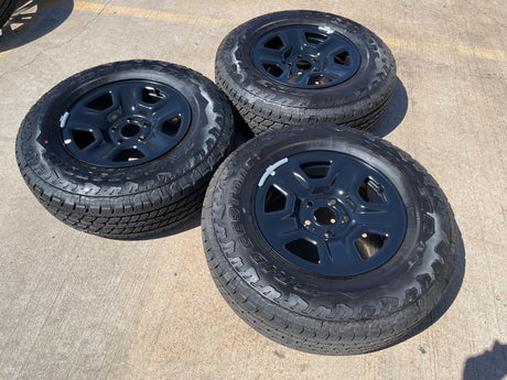 (1) 17" Jeep Gladiator OEM wheel rim 9220 9240 spare Wrangler 2024 2025 2026 NEW Texas Truck Tire