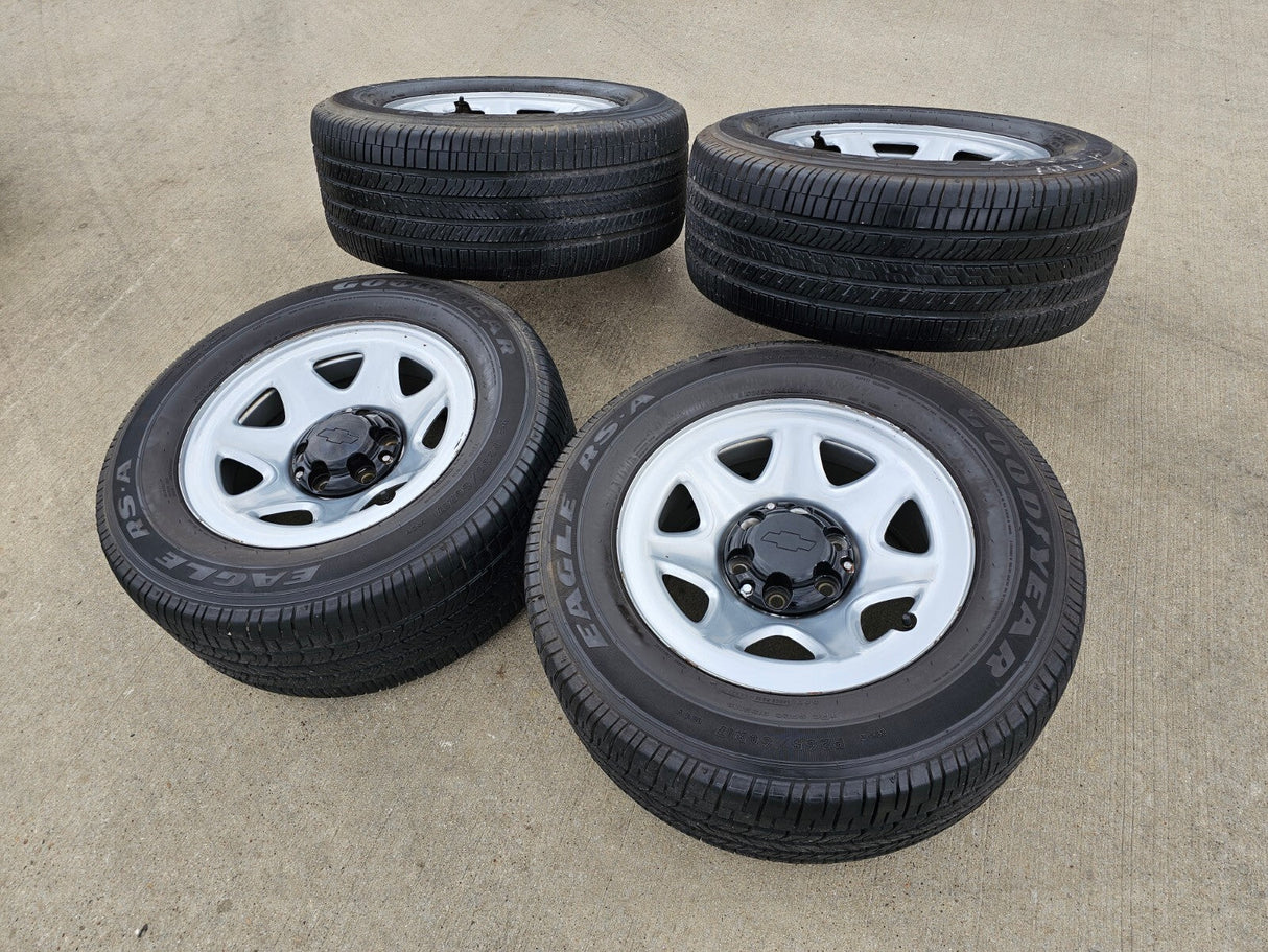 17" Chevy Tahoe PPV OEM Police Package 8111 wheels rims tires Texas Truck Tire