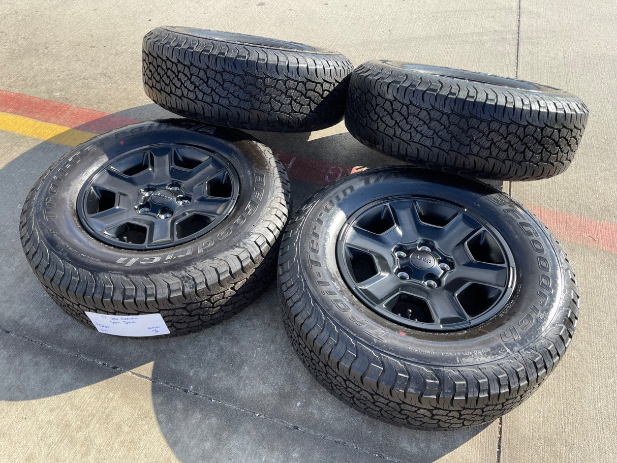 17" Jeep Wrangler Rubicon OEM 9260 wheels rims Gladiator tires BFG A/T NEW Texas Truck Tire