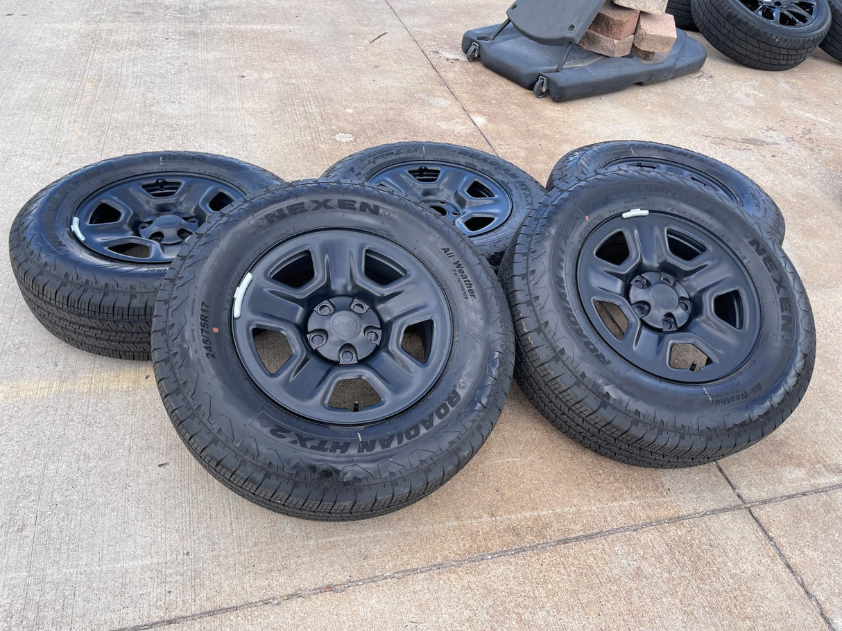 17" Jeep Gladiator OEM wheels rims Steel 9220 9240 Wrangler 2025 2026 NEW Texas Truck Tire