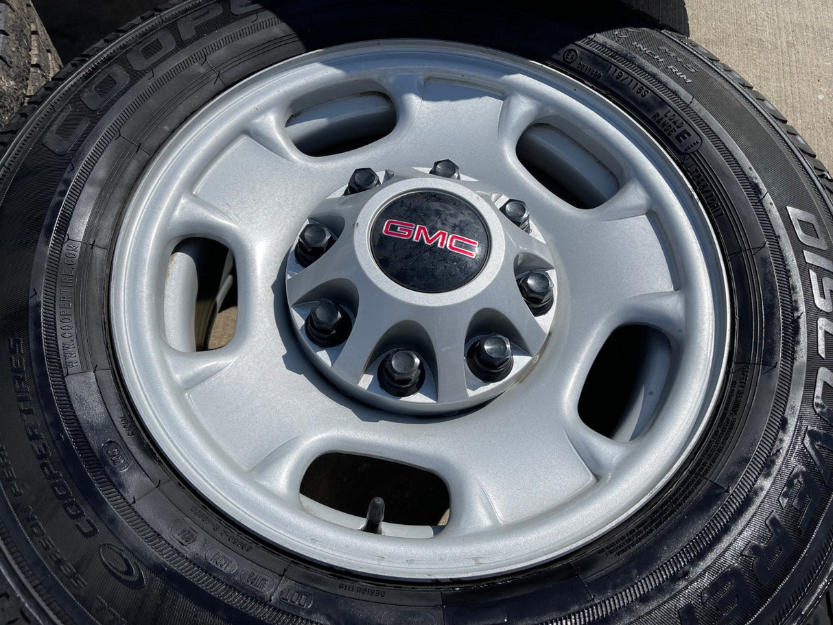 17" Chevy Silverado GMC Sierra 2500 3500 OEM 8095 wheels COOPER H/T3 Texas Truck Tire