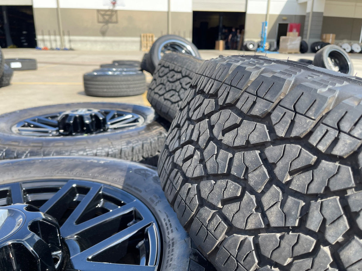 20" Ford F-250 F-350 LARIAT TREMOR OEM 10201 10104 rims wheels GOODYEAR A/T NEW Texas Truck Tire