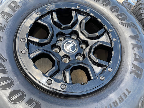 17" Ford Bronco SASQUATCH wheels rims BEADLOCK 10388 Ranger Texas Truck Tire