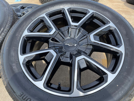 22" Chevy Tahoe Suburban RST OEM 14035 wheels rims Silverado 2025 2026 NEW Texas Truck Tire