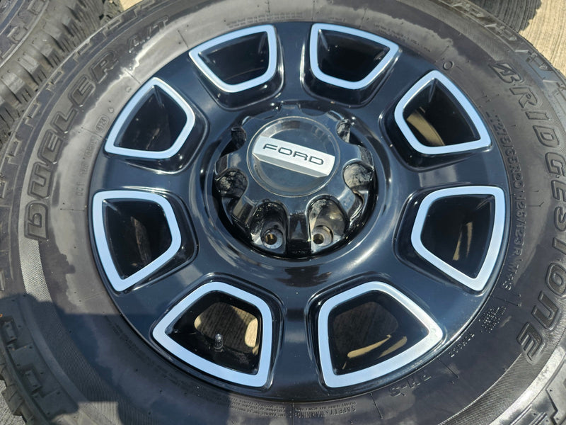 20" Ford F-250 F-350 OEM Lariat Platinum wheels rims 10486 tires 2024 2025 Texas Truck Tire