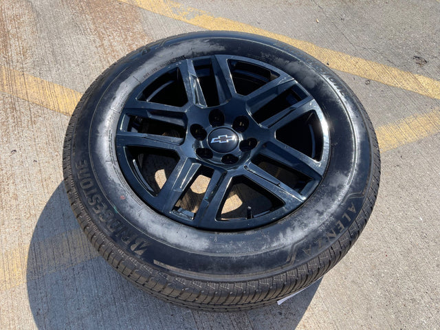 (1) 20" Chevy Silverado Tahoe Suburban ZR2 OEM 5913 wheel rim spare BRIDGESTONE Texas Truck Tire