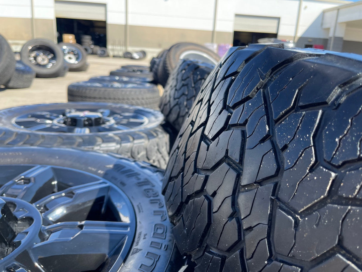 20" GMC Sierra AT4X 2500 3500 OEM 14137 5963 wheels rims Silverado BFG KO3 A/T Texas Truck Tire