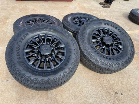 18" Chevy Silverado ALASKAN AT4X 2500 OEM 14031 wheels rims 2024 2025 2026 NEW Texas Truck Tire