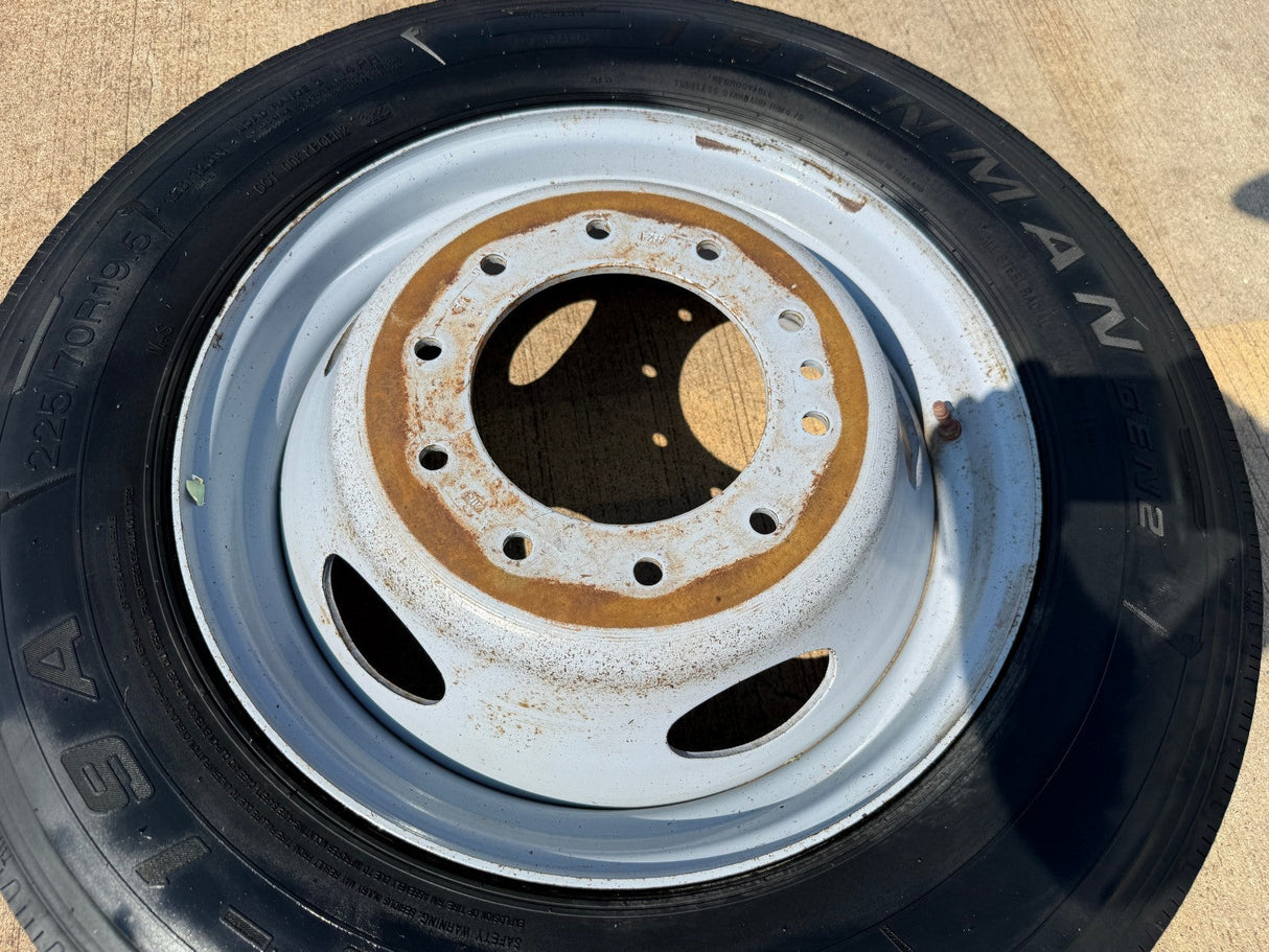 19.5" Ford F-450 Dually F-550 rim RAM 4500 OEM 10x225 spare Texas Truck Tire