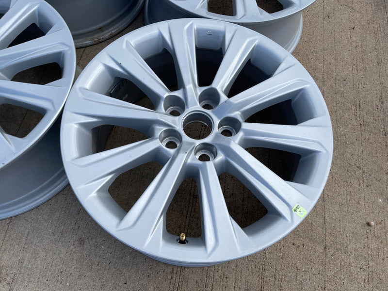 18" Toyota Grand Highlander OEM 10525 wheels rims Lexus TX350 Texas Truck Tire
