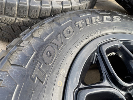 (5) 18" AEV SALTA GMC Sierra AT4X Chevy Silverado OEM rims wheels TOYO A/T3 Texas Truck Tire