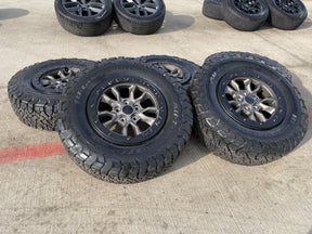 (5) 17" Jeep Wrangler 392 Gladiator OEM 9304 95240 BEADLOCK wheels rims NEW BFG Texas Truck Tire