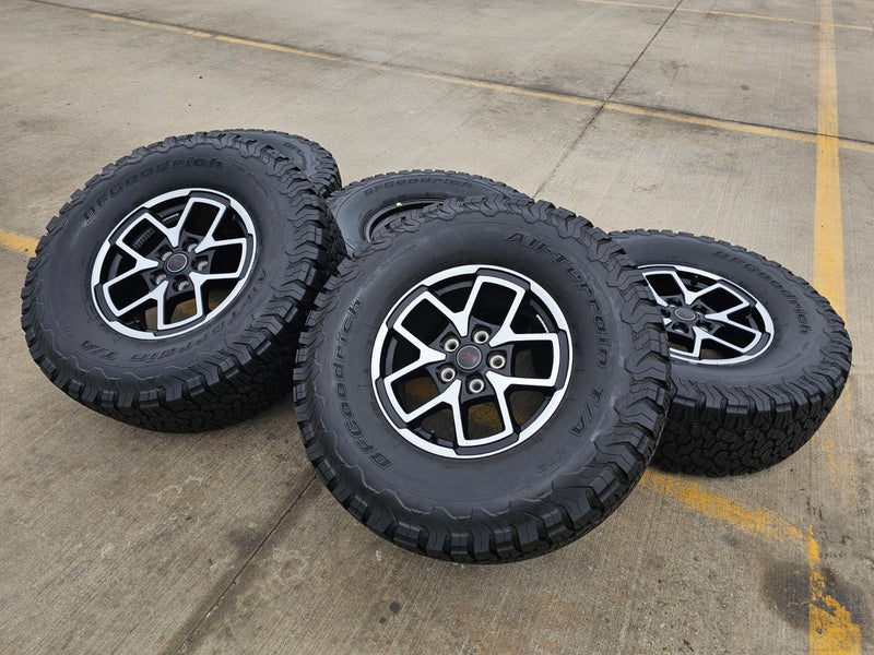 17" Jeep Wrangler Rubicon OEM 95730 9327 wheels rims Gladiator BFG KO2 A/T 35" Texas Truck Tire