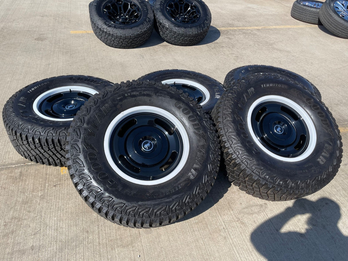 17" Ford Bronco HERITAGE Edition wheels rims white 2025 2026 GOODYEAR 35" Texas Truck Tire