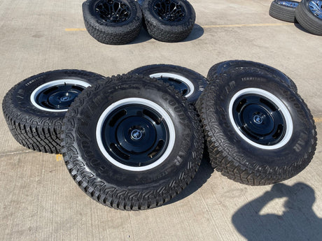 17" Ford Bronco HERITAGE Edition wheels rims white 2025 2026 GOODYEAR 35" Texas Truck Tire