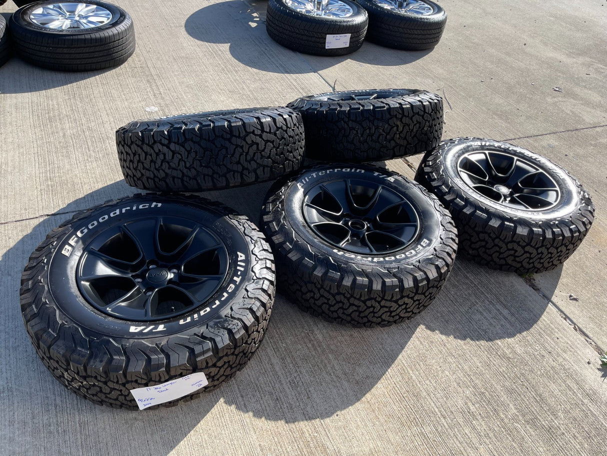 (5) 17" Jeep Wrangler Rubicon OEM 96226 wheels rims Gladiator BFG KO2 NEW 2026 Texas Truck Tire