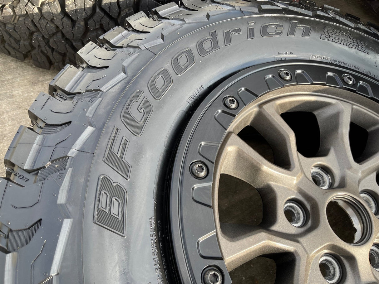 (5) 17" Jeep Wrangler 392 Gladiator OEM 9304 95240 BEADLOCK wheels rims Texas Truck Tire