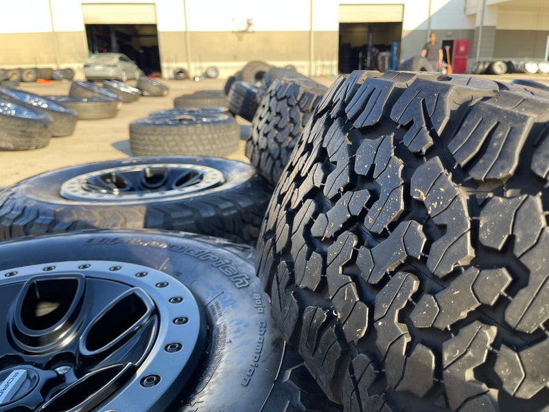 17" Ford F-150 Raptor OEM BEADLOCK rims wheels 10459 95210 BFG KO2 35" tires Texas Truck Tire