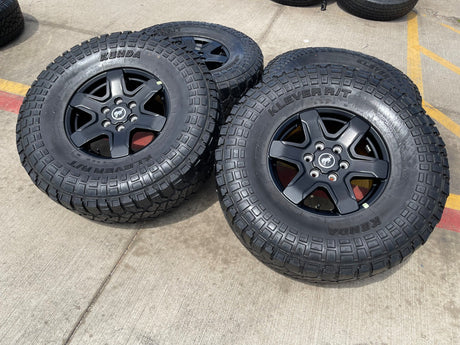 17" Ford Bronco wheels rims 95292 10383 SASQUATCH Ranger tires KENDA 37" Texas Truck Tire