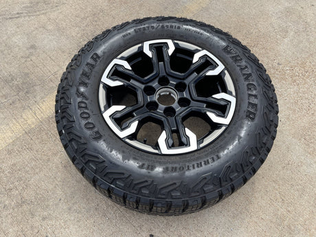 18" Chevy Silverado ZR2 Tahoe TRAIL BOSS Sierra OEM 95415 wheel rim GOODYEAR Texas Truck Tire