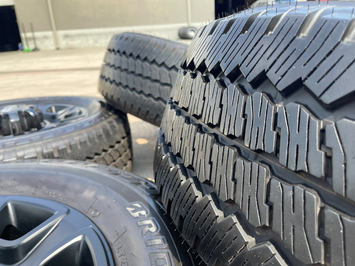 20" Ford F-250 F-350 OEM Lariat Platinum wheels rims 10486 tires 2025 2026 NEW Texas Truck Tire