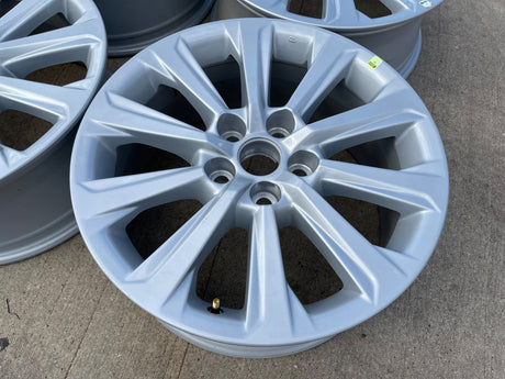 18" Toyota Grand Highlander OEM 10525 wheels rims Lexus TX350 Texas Truck Tire