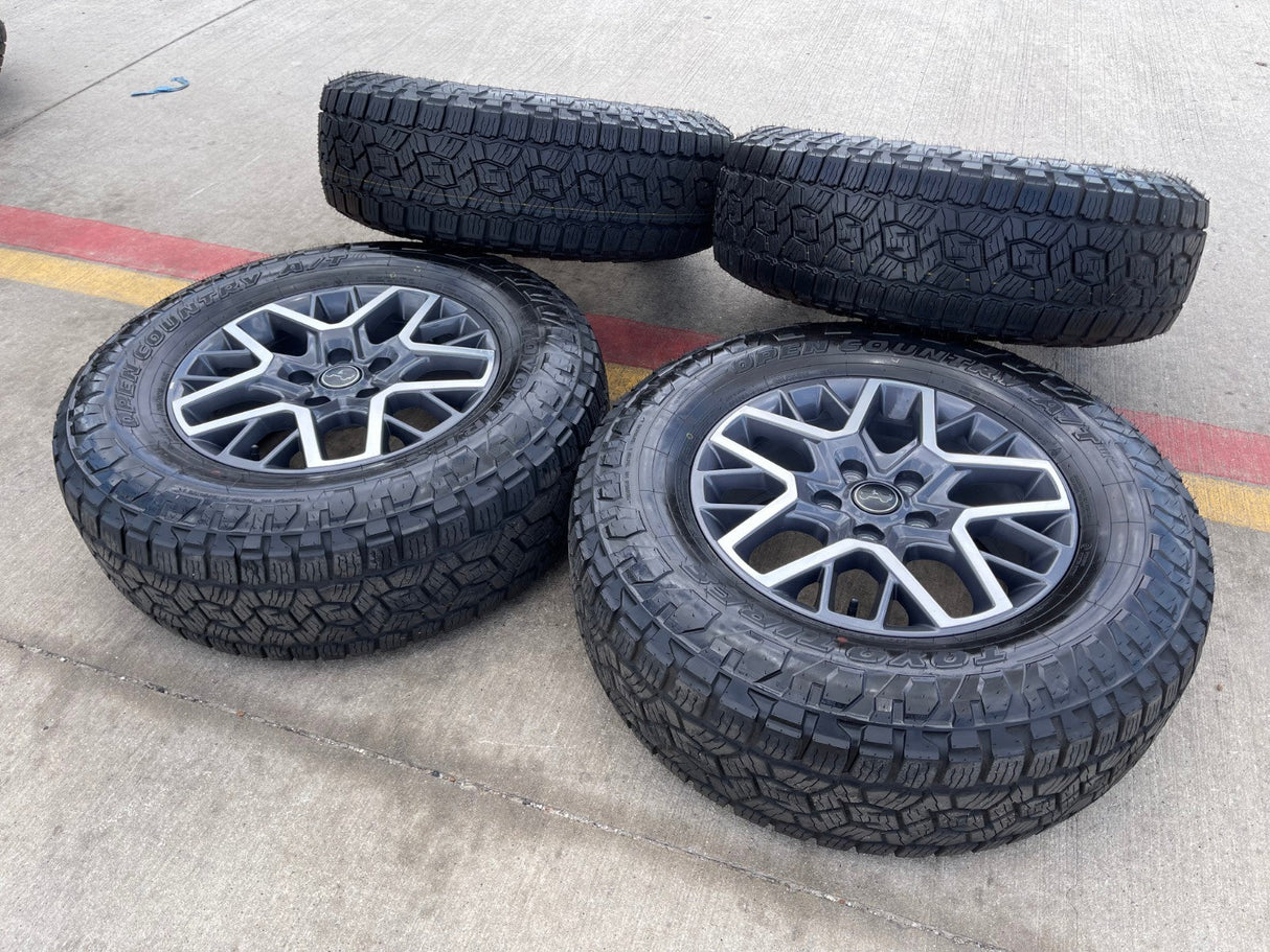 18" Jeep Grand Cherokee OEM 9331 wheels rims Wrangler Gladiator 2024 2025 NEW Texas Truck Tire