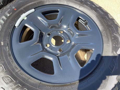 (1) 17" Jeep Gladiator OEM wheel rim 9220 9240 spare Wrangler 2024 2025 2026 NEW Texas Truck Tire