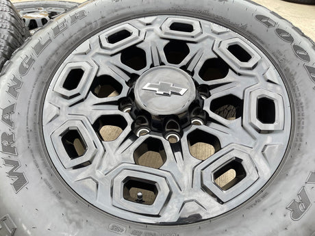 20" Chevy Silverado Trail Boss GMC AT4 2500 OEM 5946 wheels rims 2024 2025 2026 Texas Truck Tire
