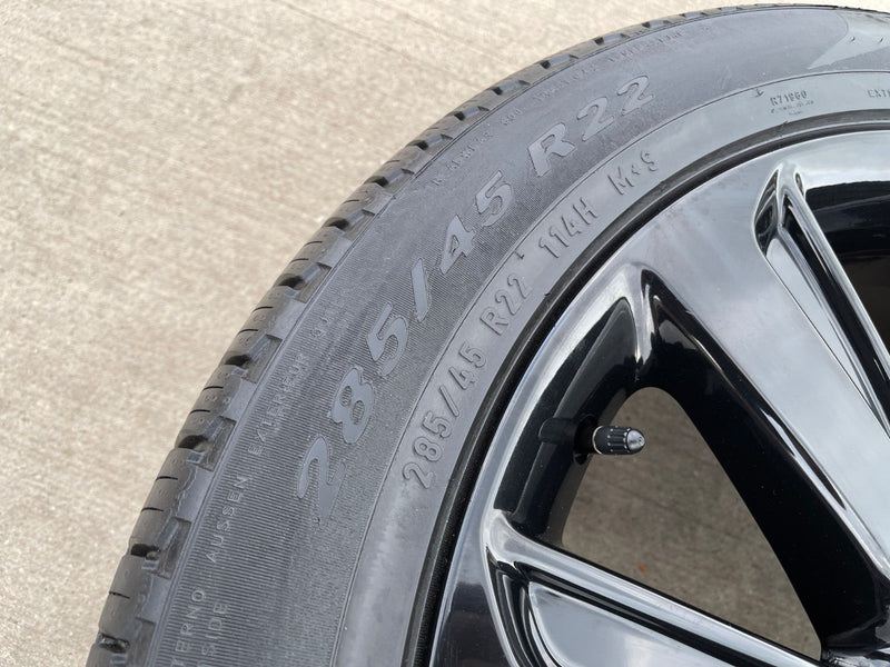 22" Lincoln Navigator OEM rims wheels Black Label 95384 10496 tires PIRELLI NEW Texas Truck Tire