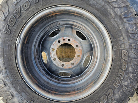 17" Ford F-250 F-350 OEM 3828 wheels rims tires 2022 2023 2024 2025 TOYO A/T3 Texas Truck Tire