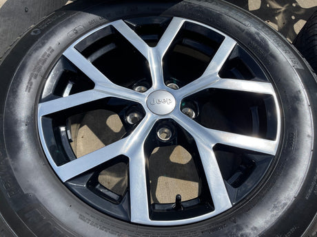 18" Jeep Grand Cherokee L OEM wheels rims 9285 95198 Durango MICHELIN Texas Truck Tire