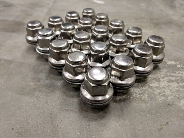 (20) OEM Toyota Camry lug nuts polished 12x1.5 Avalon Corolla Rav-4 Lexus RX350 Texas Truck Tire