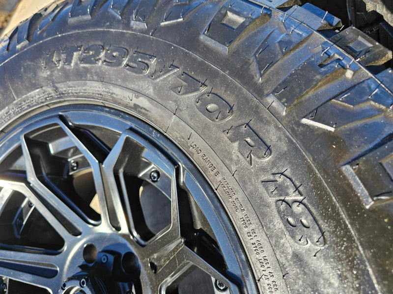 18x9 Fuel Siege D706 Jeep Sequoia black wheels rims -12 NITRO Texas Truck Tire