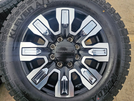 20" GMC Sierra DENALI 2500 3500 OEM wheels rims 5958 14138 Chevy KENDA A/T2 Texas Truck Tire