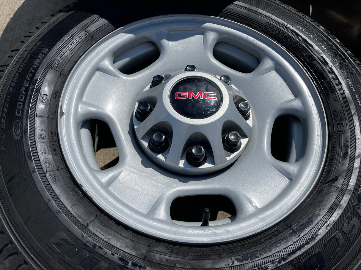 17" Chevy Silverado GMC Sierra 2500 3500 OEM 8095 wheels COOPER H/T3 Texas Truck Tire