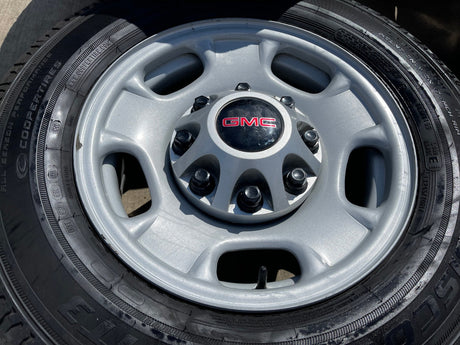 17" Chevy Silverado GMC Sierra 2500 3500 OEM 8095 wheels COOPER H/T3 Texas Truck Tire