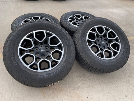 18" Ford F-150 OEM rims wheels 95049 10340 Expedition COOPER A/T Texas Truck Tire